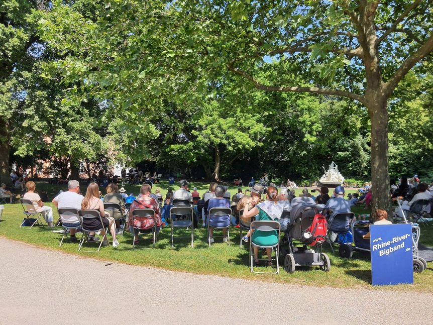 Schloss und Schlossgarten Schwetzingen, Picknickkonzert im Seepferdchengarten